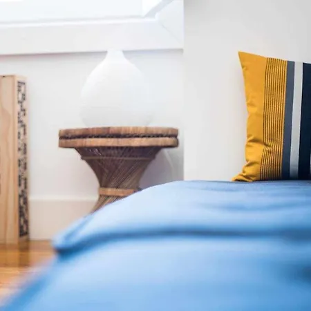 Апартаменты Charmingloft Avenida Large And Stylish