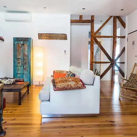 Апартаменты Charmingloft Avenida Large And Stylish Лиссабон